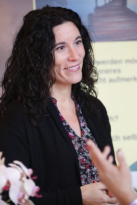 Lorena Hartel Heilmedium für Psychic Surgery in  Lengnau bei Baden AG